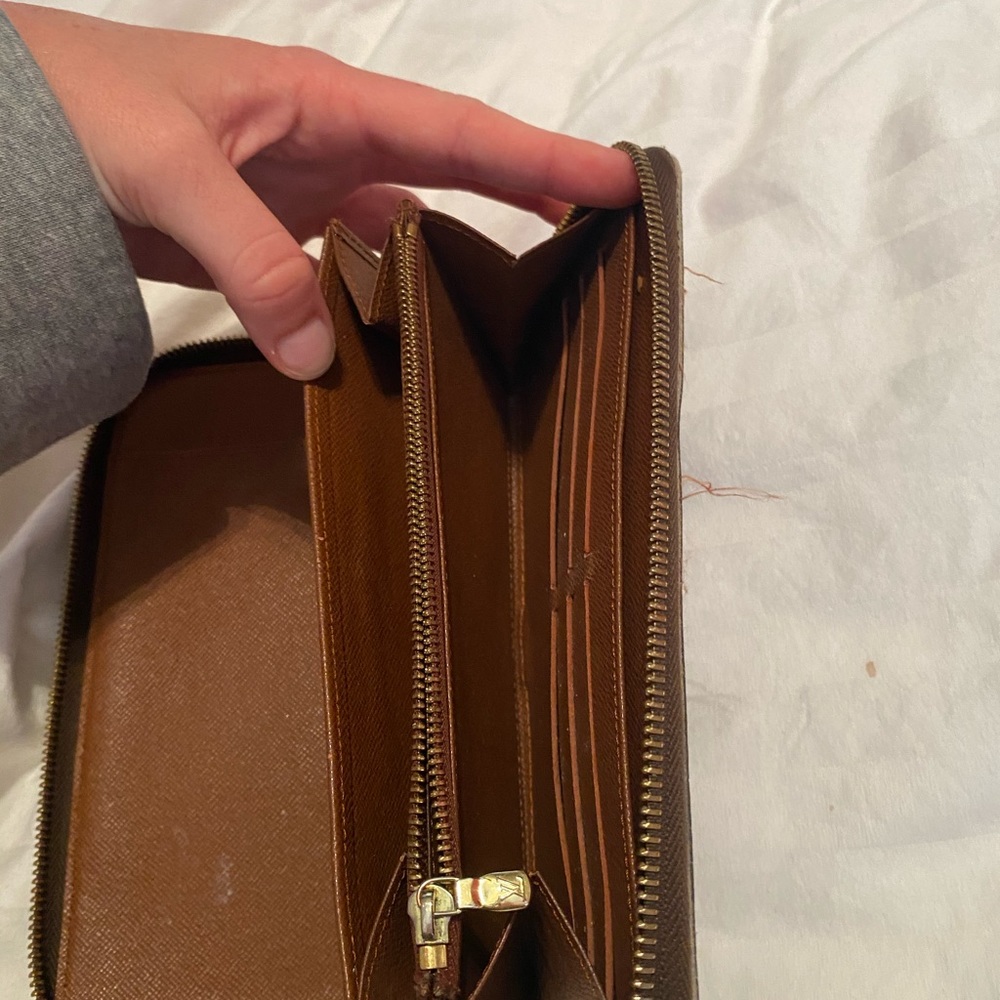Zip Up Wallet - Picture 8 of 9